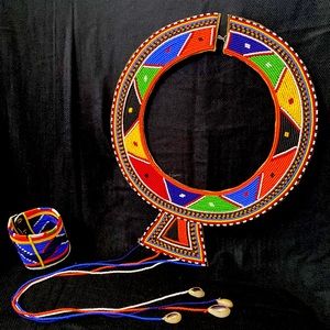 Beautiful hand beaded necklace with matching bracelet.